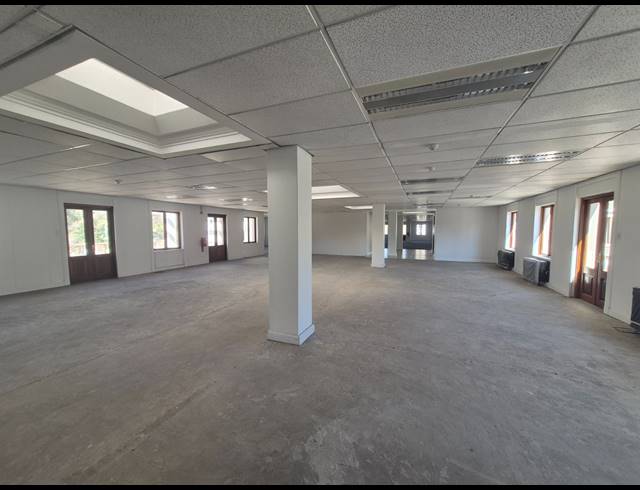 1,315M² OFFICE TO LET IN SANDTON CENTRAL